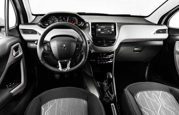 Peugeot 208: pequenas mudanças no interior