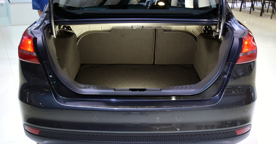 Ford Focus alças tomar espaço do interior do porta-malas