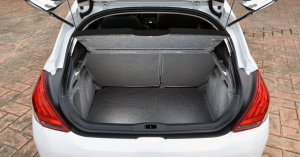 Peugeot 308: bom espaço no porta-malas para um hatch