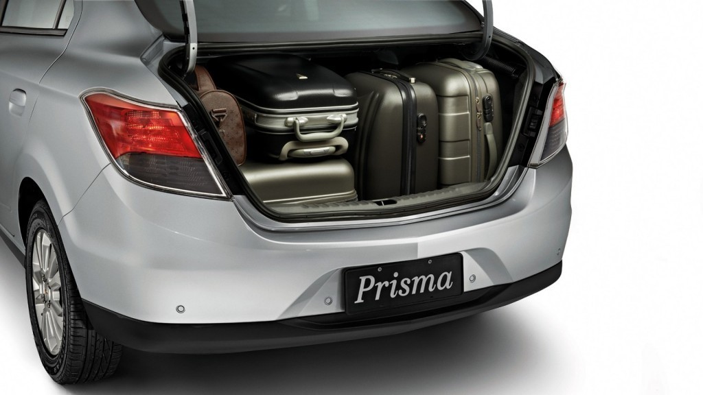 Novo Prisma: amplo espaço para bagagens
